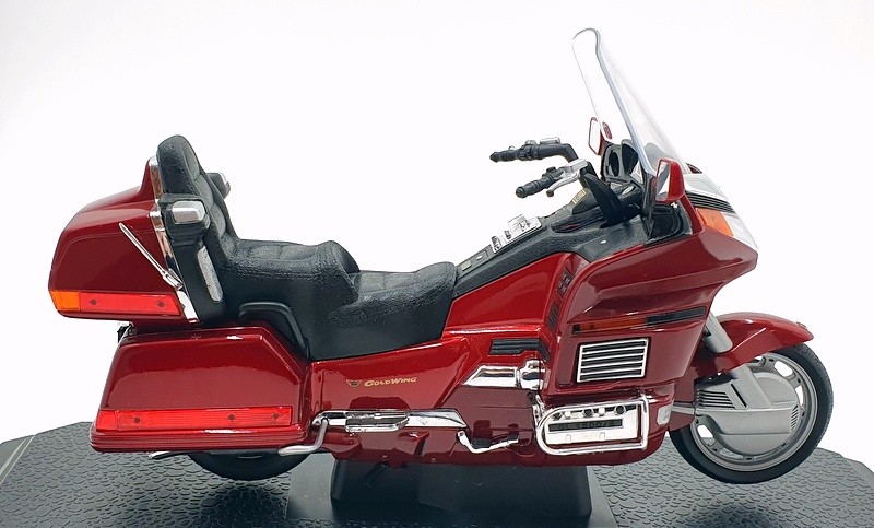 Road Signature 1/10 Scale Diecast 97010 - Honda Gold Wing - Met