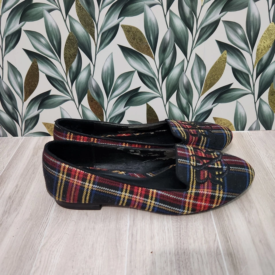 Mocasines planos a cuadros Rock & Republic con monograma para mujer talla 6,5 Y2K punk tartán Foto 3 de 4