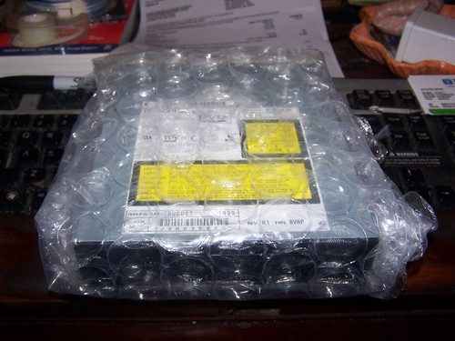 Unità DVD-ROM Hitachi ATAPI IDE logo Apple GD-3000 - Foto 1 di 2