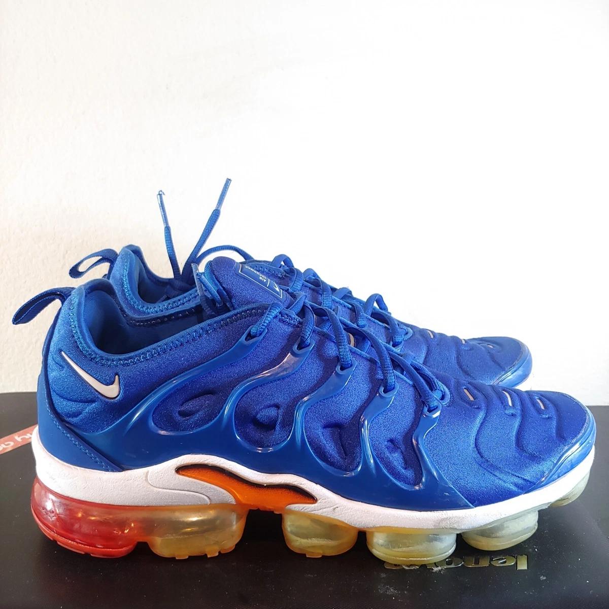 Vapormax plus clearance orange et blanche