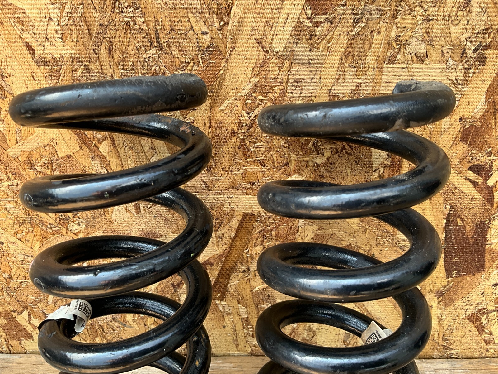 💎2014 - 2017 MASERATI GHIBLI QPORTE REAR LEFT & RIGHT SIDE COIL SPRING OEM