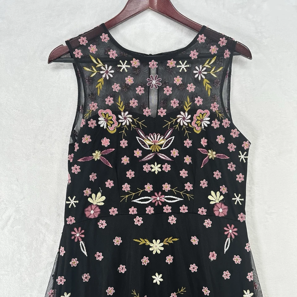 Vestido Frock & Volantes Mujer 12 Negro Floral Bordado Malla Maxi Sin Mangas Foto 2 de 4