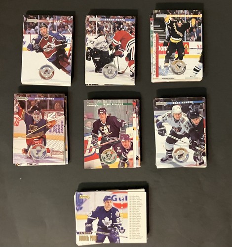 Lotto assortito 151 carte Donruss Hockey 1996-97 Esordienti, HOF e stelle più extra - Foto 5 di 9