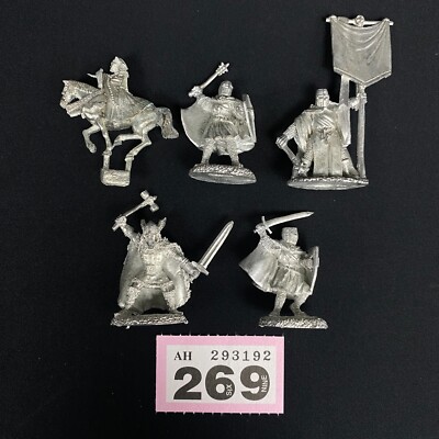 UNBRANDED DUNGEONS AND DRAGONS RPG METAL MINIATURE SET KNIGHT BANNER WARHAMMER