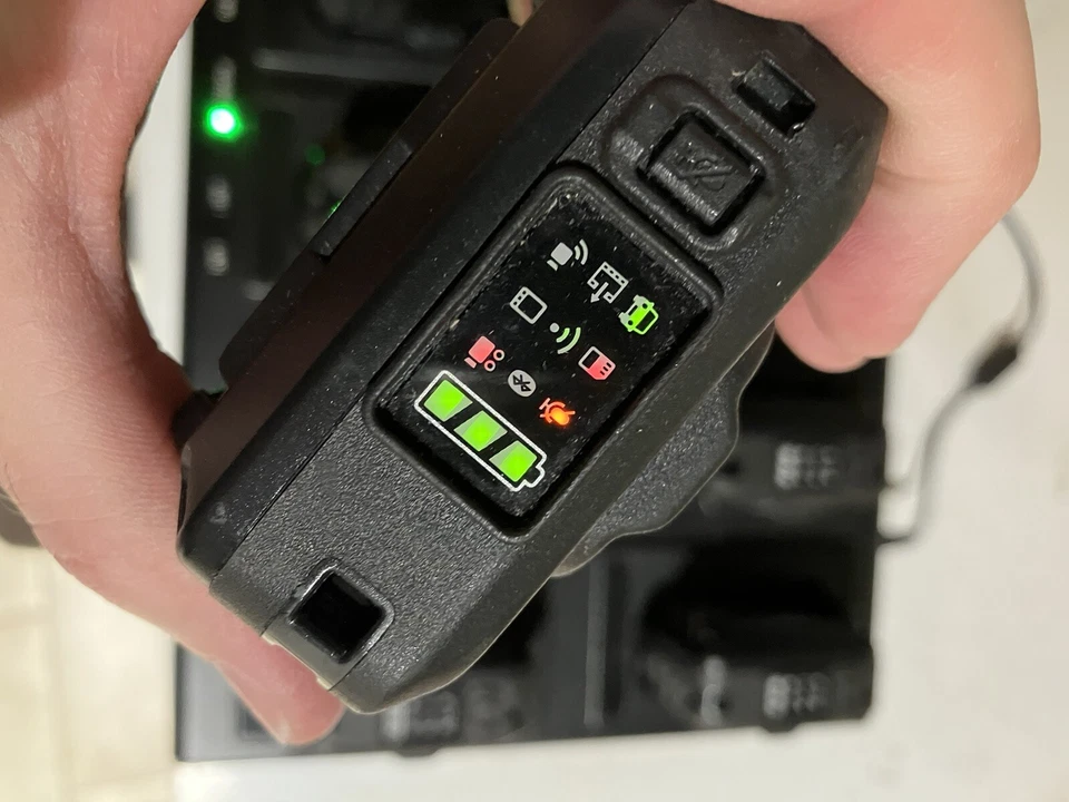 Lot of 8 Panasonic WV-TW370 Body Worn Camera w/ Multi-Dock Charger WV-TC370 - Image 4 of 4