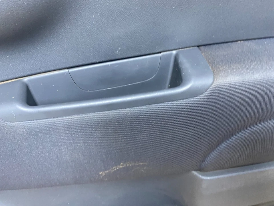 2012 to 2015 Fiat 500 Right Passenger Rh Interior Door Panel OEM M6921 DG - Image 4 of 4