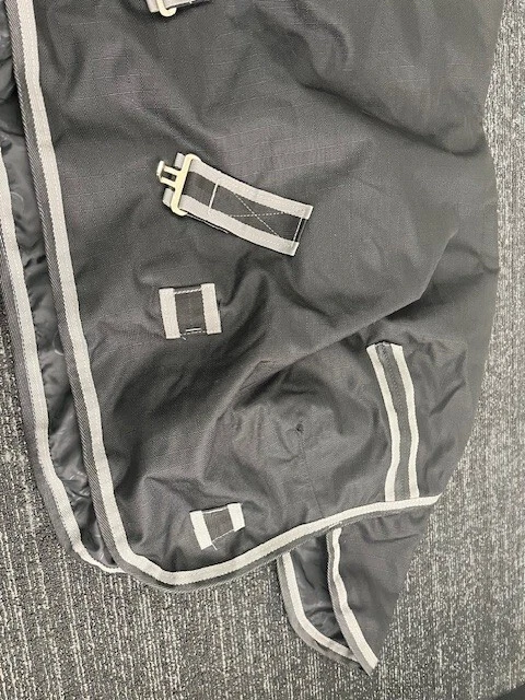 SCHNEIDERS CHALLENGER CUTBACK MINI HORSE WATERPROOF TURNOUT SHEET SIZE 40 - Image 3 of 4