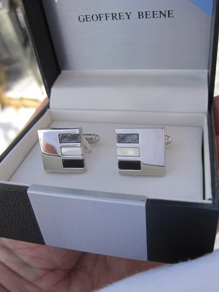 New Geoffrey Beene Silver-Tone Cufflinks w/ Onyx & Mother of Pearl, $42 Retail Foto 3 de 4