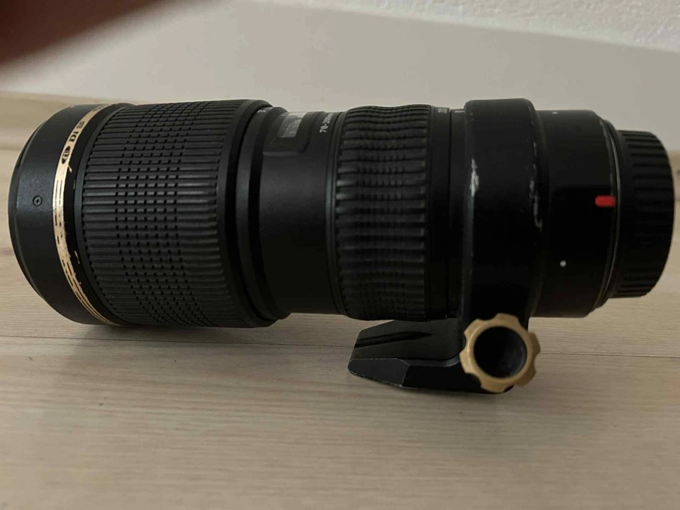 Tamron SP 70-200mm f/2.8 Di VC USD for Canon EF Mount w/ Hood - Image 2 of 4