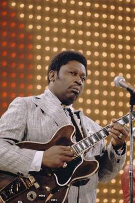 BB King sings ''The Thrill is Gone'' 1973 Singer Band Music Old Photo 6
