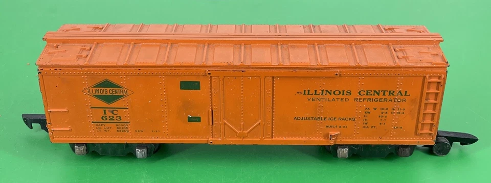 AMERICAN FLYER S gauge Illinois Central 623 Ventilated Refrigerator Car Vintage - Image 2 of 4