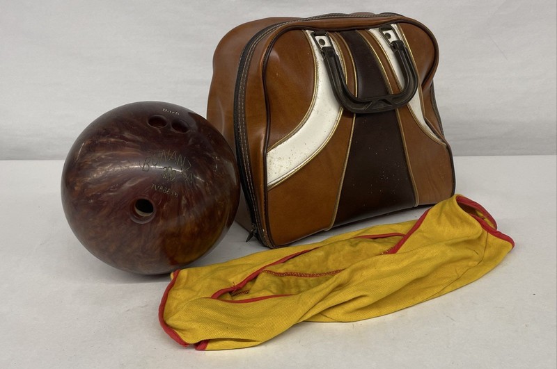 Bonaza 300 Brown Bowling Ball With Bag