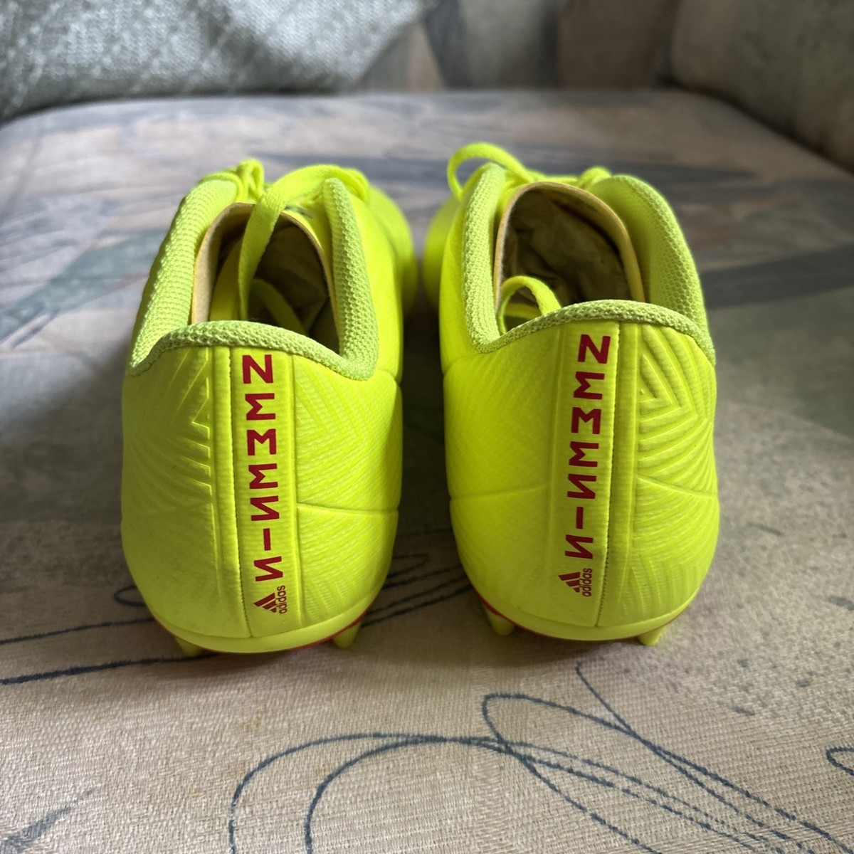adidas Nemeziz 18.4 FxG Soccer Cleats BB9440 Mens 9.5 Neon Yellow Green‎ Adidas Nemeziz 18.4 FxG Soccer Cleats BB9440 main image 2