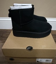 NIB Kids Girls UGG Size 2 Classic Mini Platform Boot BLK Black