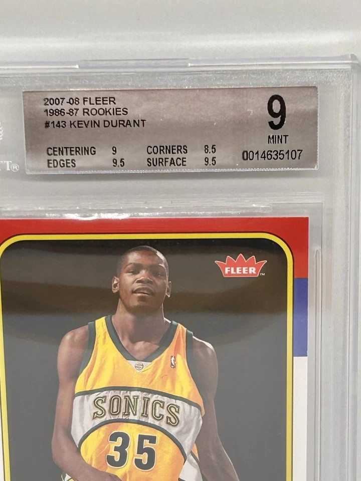 2007-08 NBA Fleer Kevin Durant RC #143 1986-87 Rookies BGS 9 Estado perfeito - Imagem 3 de 4