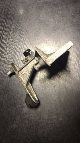 Mercedes-Benz CLK (A209 - C209) ABS Pumpenhalter A2034310240