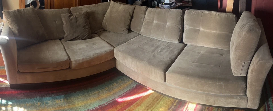 Sofá marrón claro en forma de L; se separa en 3/2 sofás o combina Foto 2 de 4