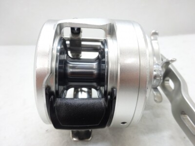 Shimano 13 Calcutta 300 HG Right Baitcasting Reel 6.0:1 Very Good
