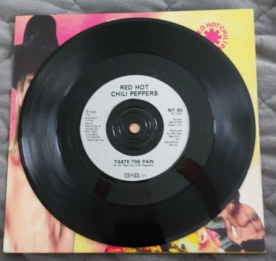 RED HOT CHILI PEPPERS - 7" SINGLE: TASTE THE PAIN IN VERY GOOD CONDITION . Foto 3 de 4