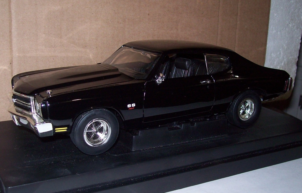 1/18 'Melba Toast' 1970 Chevy Chevelle SS454 ALL BLACK (No Stripes