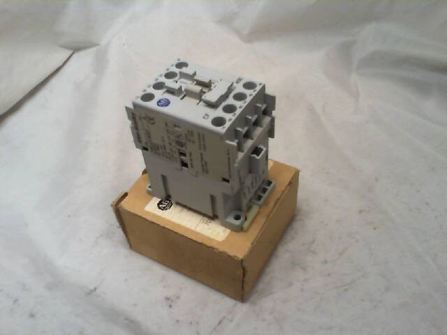 Allen Bradley 700-CF400KF Auxiliary Contactor IEC/EN 60947 AC-12 690V 25A img