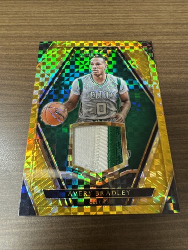 2015-16 Panini Select Swatches Avery Bradley #57 Gold Prizm /10 (MEM)