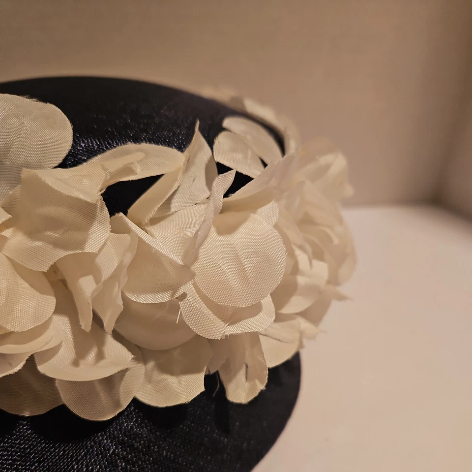 ВИНТАЖНЫЙ темно-синий белый цветочный таблетка стиль платье шляпа - Изображение 4 из 4