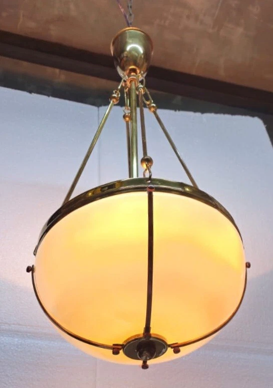 LÂMPADA DE VIDRO LEITOSO ANTIGA VINTAGE ART DÉCO LUMINÁRIA DE TETO LATÃO PENDURADA - Imagem 4 de 4