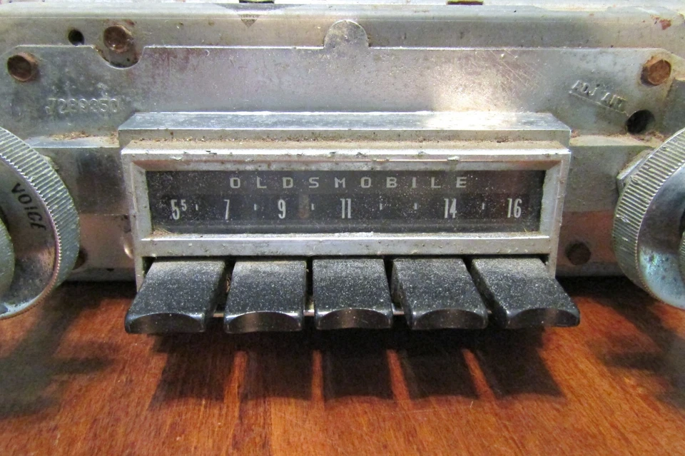 1966 1967 66 67 68 OLDS OLDSMOBILE F85 CUTLASS 442 DELCO AM RADIO - Image 3 of 4