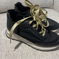 DKNY Women  s Black Low Top Lace-Up Sneakers w/ Gold Laces Rubber Outsole