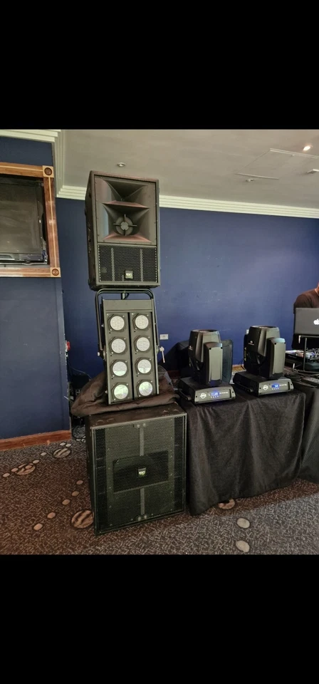 Robe lighting. Blinder, led lights. Model- redblinder 2.96 - Image 2 of 4