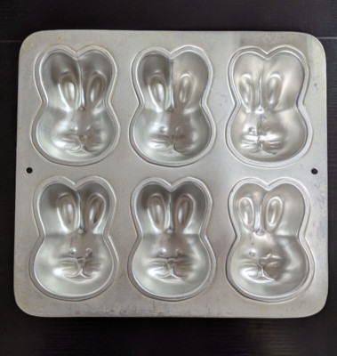 Wilton Aluminum Easter Rabbit Bunny Face Head Cup Cake Tin Pan 1992 2105-4426