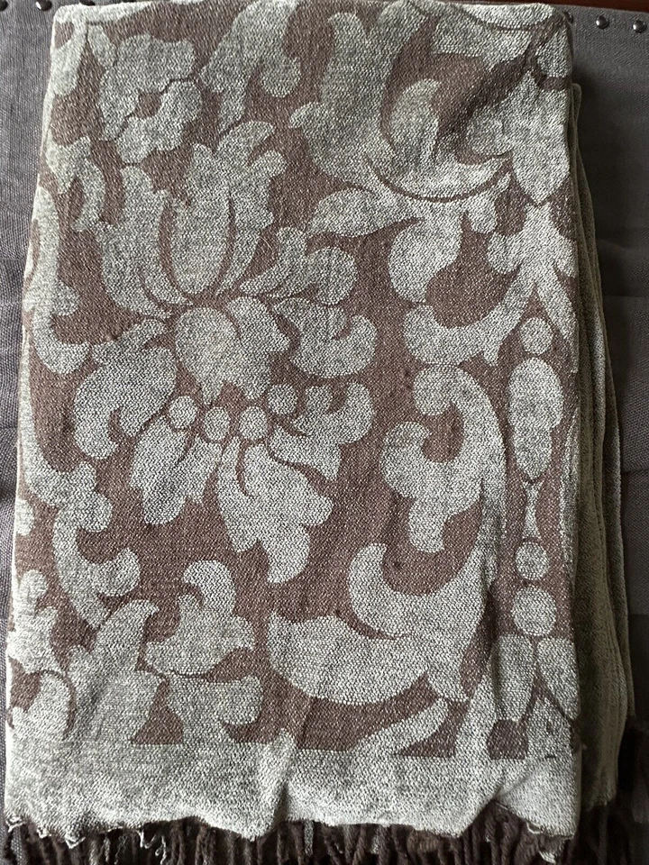 Restoration Hardware Wool Blend Fringed Throw Blanket Gray Brown Floral  70X53” - Image 4 of 4