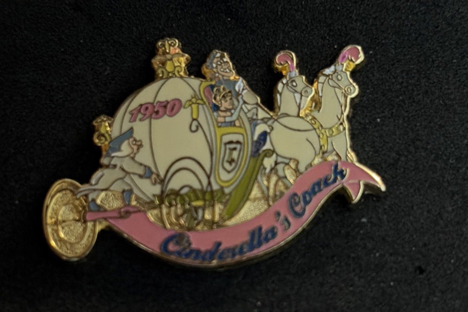 Disney Cinderella's Coach Limited Edition Pin 2001 Single #93