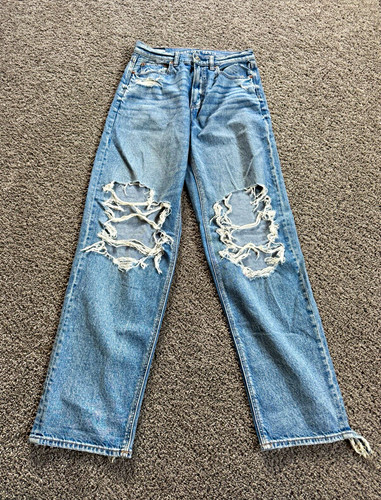 American Eagle Women’s Mid Rise Straight Light Wash Distressed Jeans 4