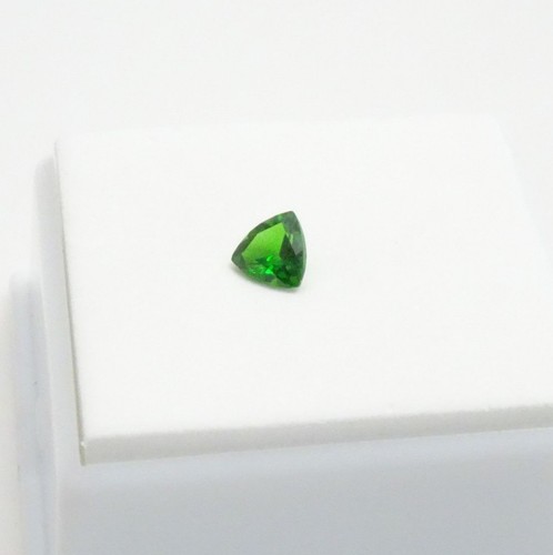 0.90ct+ Chrome Diopside - 6mm Trillion - Chrome Diopside Loose Gemstone - Picture 3 of 5