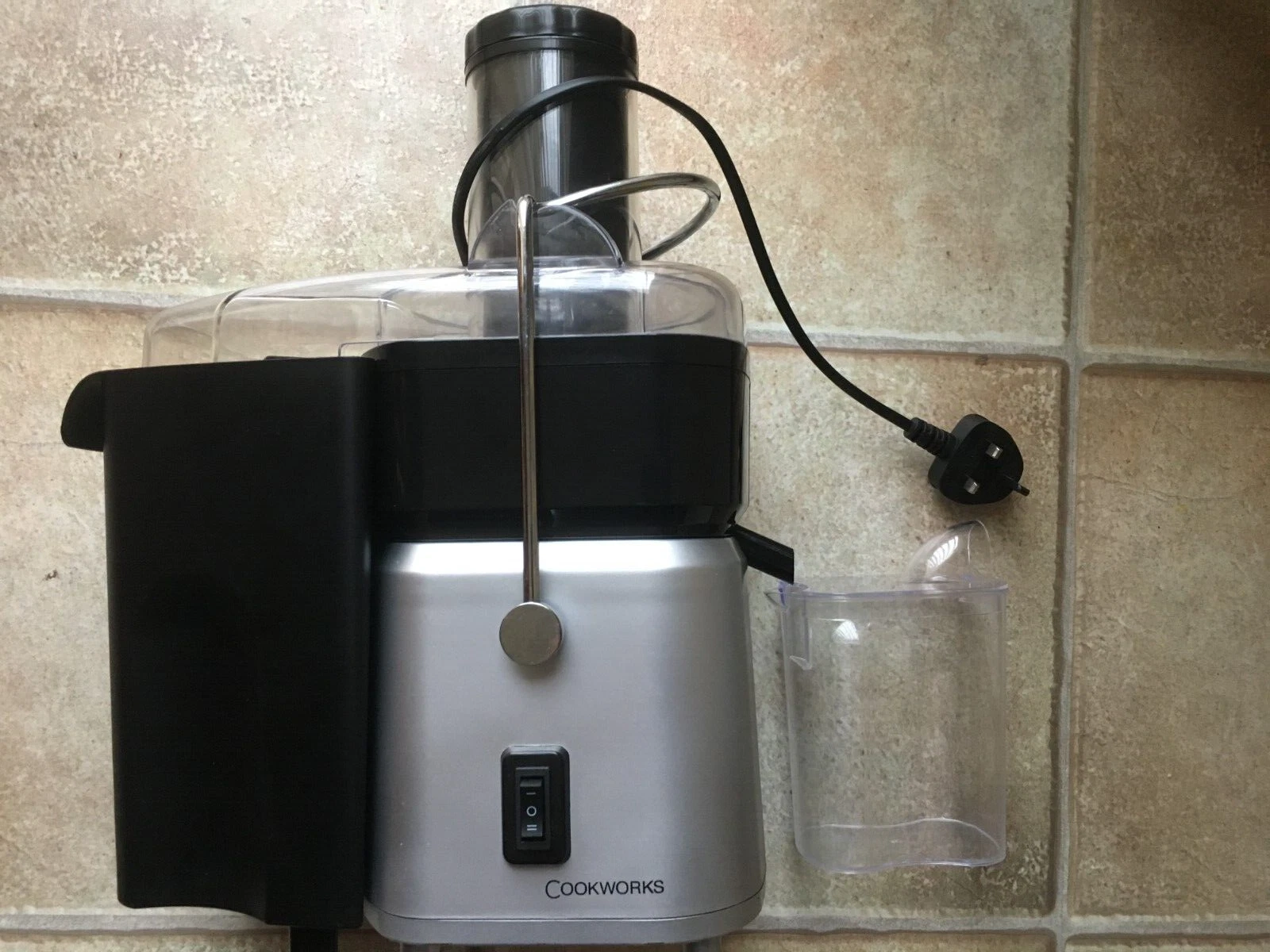 Whole Fruit Juicer - Cookworks, Model XJ-10401, 0.8L Juice Jug, Pulp Container