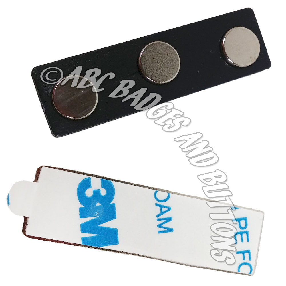 25 BLANK WHITE RED NAME BADGE KIT (A) 1 1/2X3 1/8 CORNERS MAGNETS