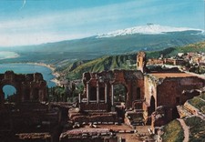 13674 Cartolina Taormina (ME) Scena del Teatro Greco e Etna Innevato 1989