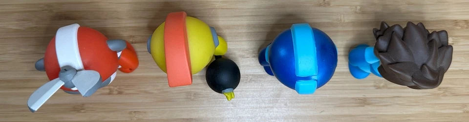 Lote de 4 figuras Kidrobot x Mega Man 3" Cutman Bombman ¡Sin persecución de casco! videojuego Foto 2 de 4