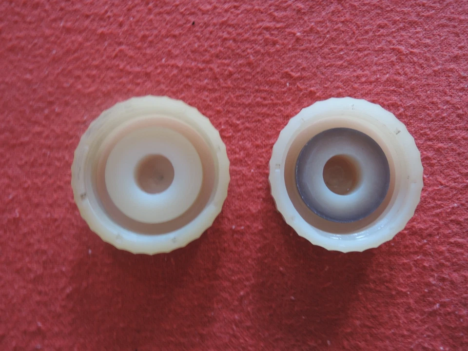 Alfa Romeo GTV / SPIDER Used Original Brake Fluid Reservoir PAIR of ATE CAPS - Image 4 of 4