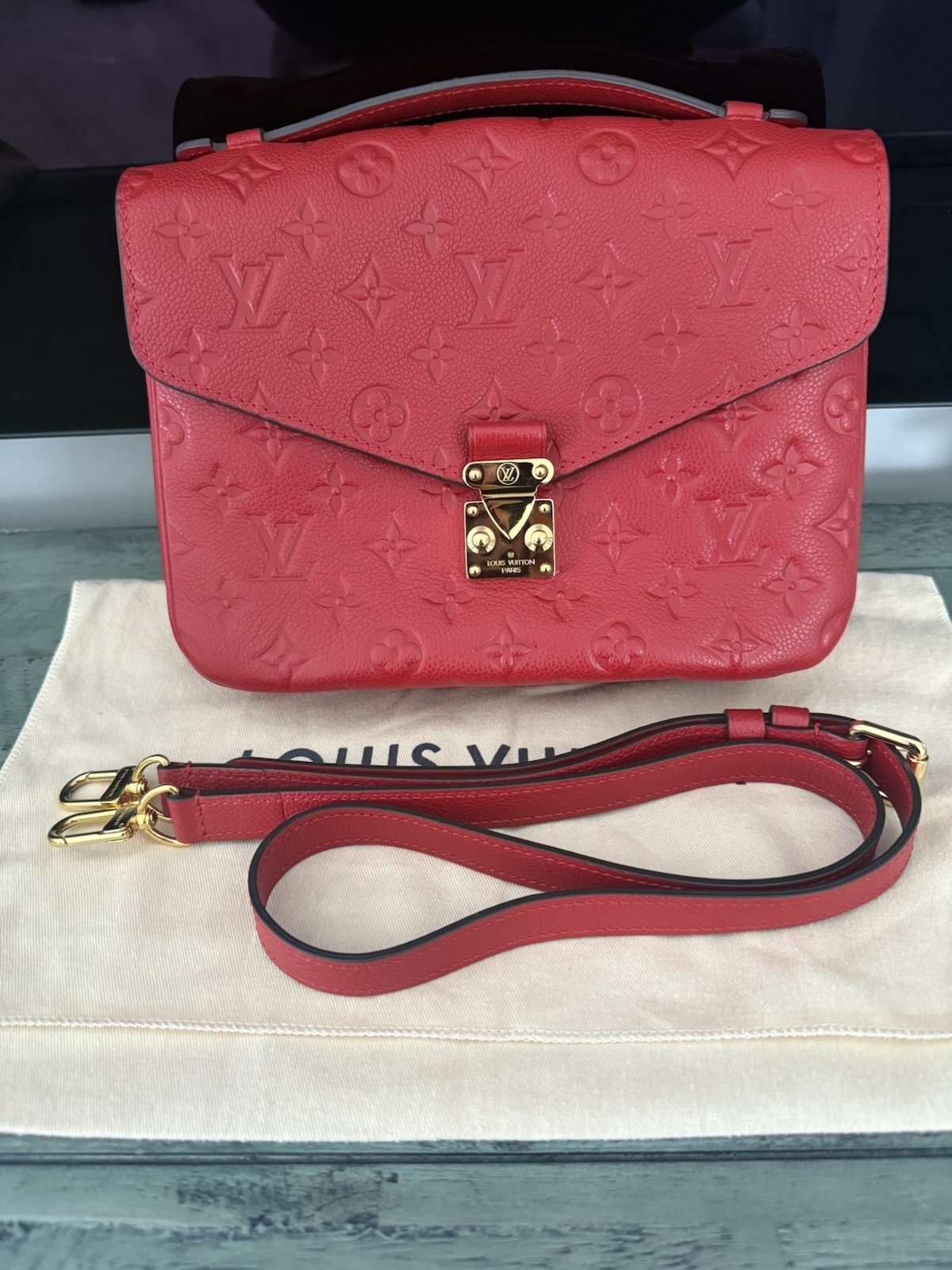 $3000 LOUIS VUITTON Pochette Metis Bag Empreinte Leather Red