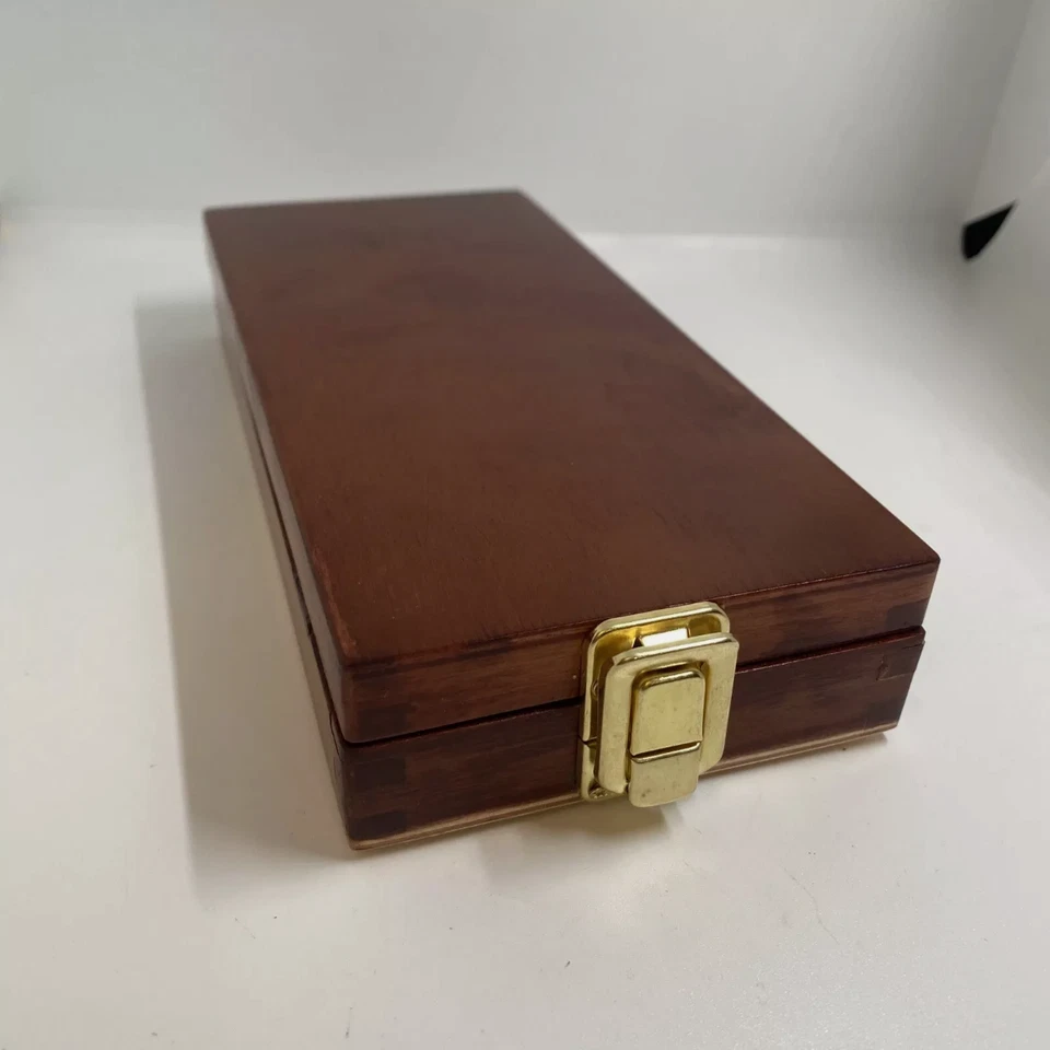 Dexter Blood Slide Box Replica – Handmade Mahogany Prop | Perfect Gift for Fans - Bild 3 von 4