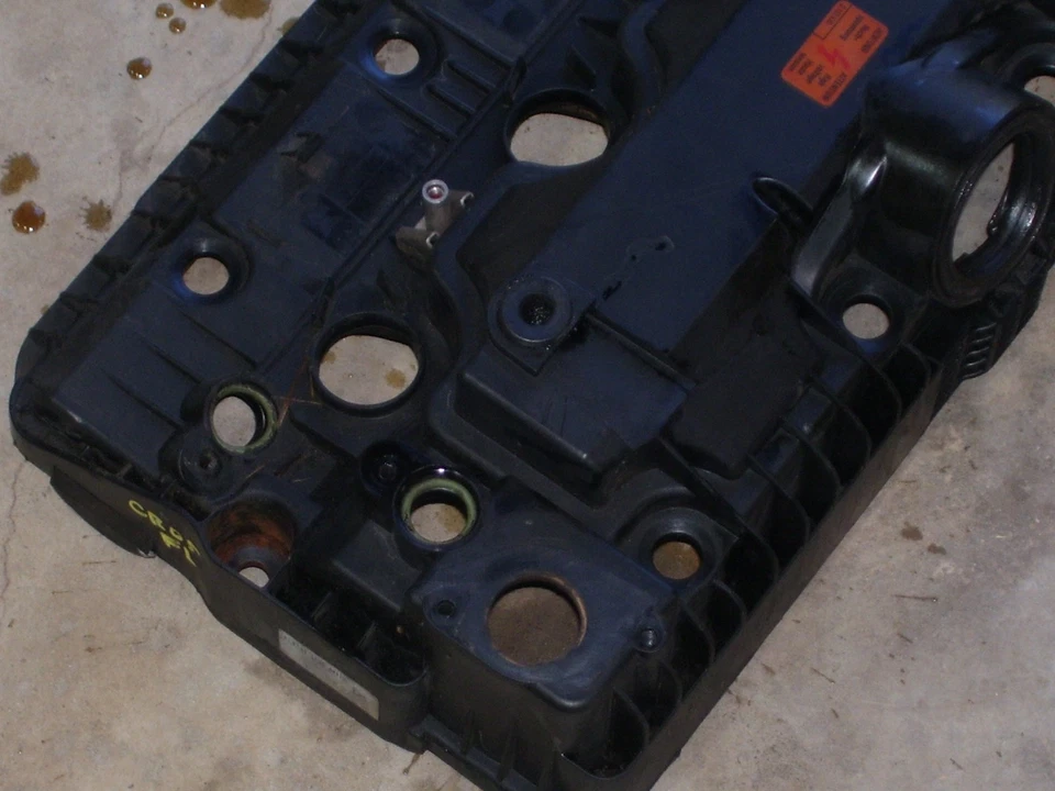 OEM 2002 BMW 745i front left engine valve cylinder head cover #2004030100473 - Image 3 of 4