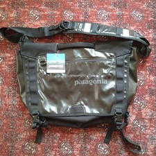 Borsa messenger Patagonia Black Hole nera 2012 vintage fondo di magazzino rara