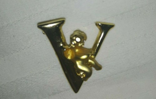 Vtg. Signed (Landau??? Lanvin???) CHERUB "V" GoldTone LAPEL PIN - Picture 2 of 11