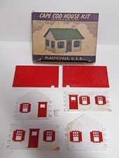 Vintage 1950s Plasticville Red Roof Cape Cod House - O gauge in original box