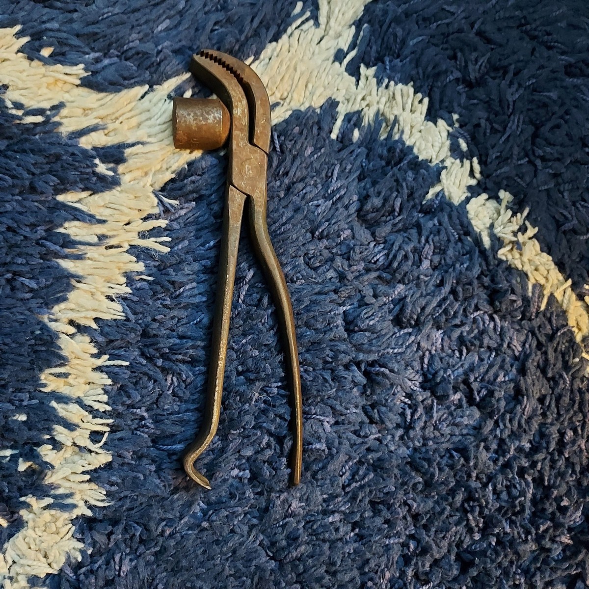 Antique Shoe Cobbler Pliers View 5
