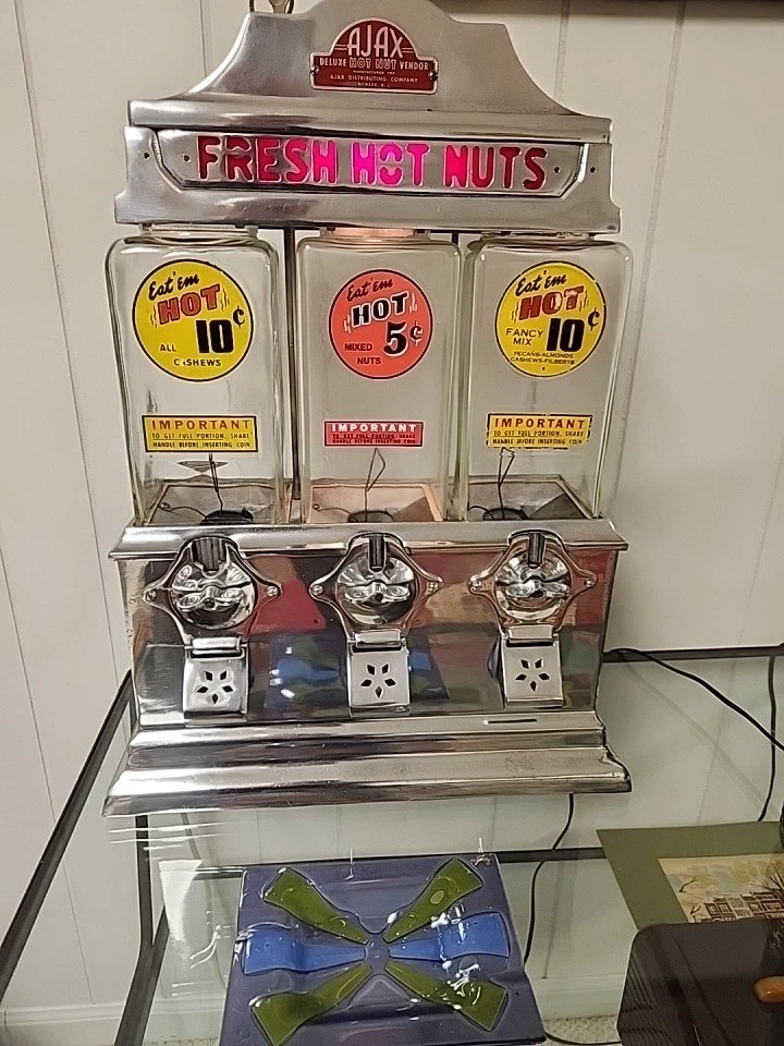 Challenger Peanut Machine Triple Hot Nuts 10c/ 5c/10c circa 1940's