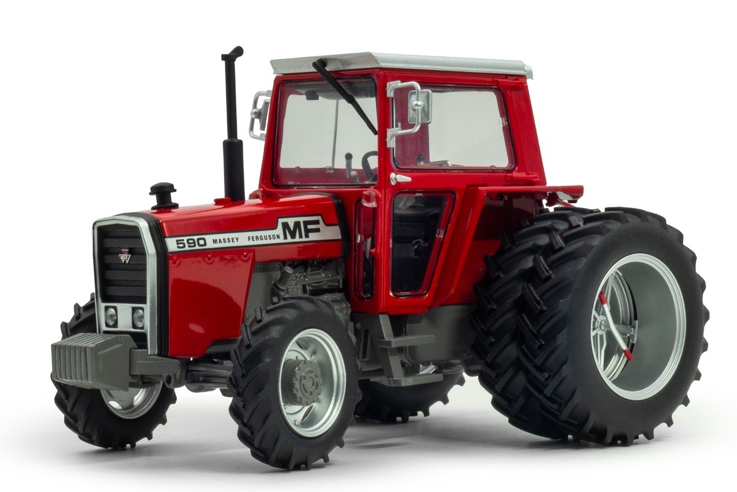 Massey Ferguson 590 4wd jumelé arrière Universal Hobbies modèle réduit agricole 1/32 en métal